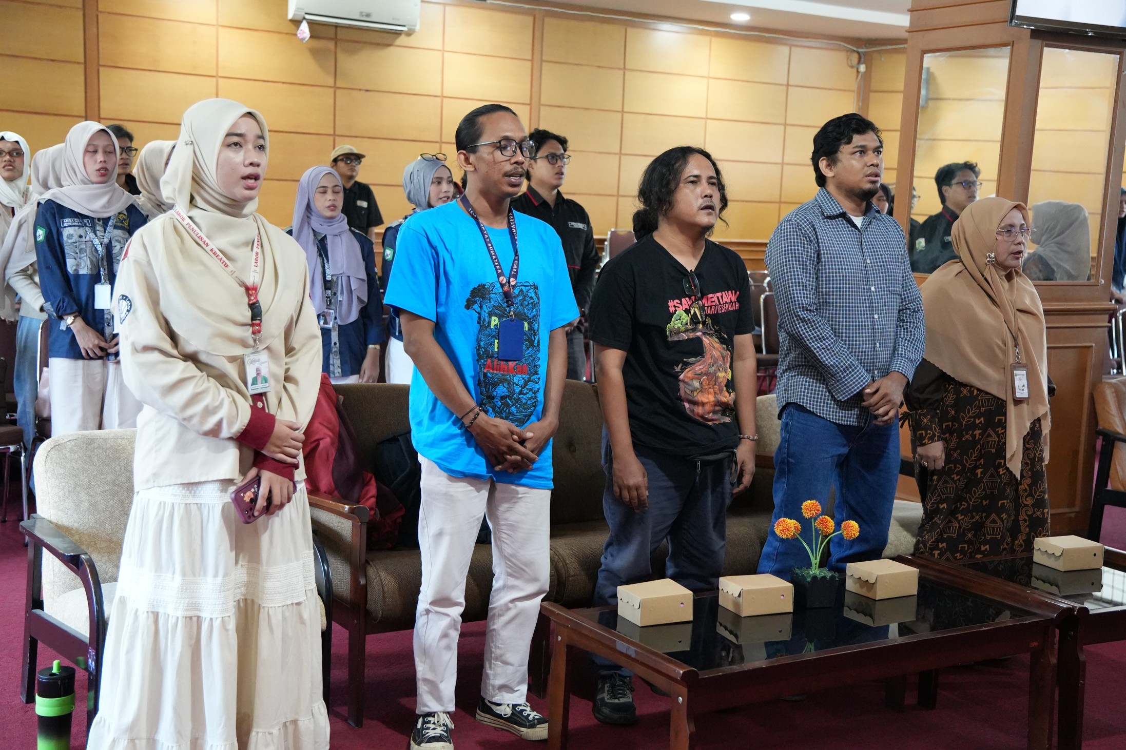 LPK FIB Unand dan PBHI Sumbar Gelar Diskusi Publik: Membaca Kerusakan Alam Melalui Perspektif Ekokritik Sastra