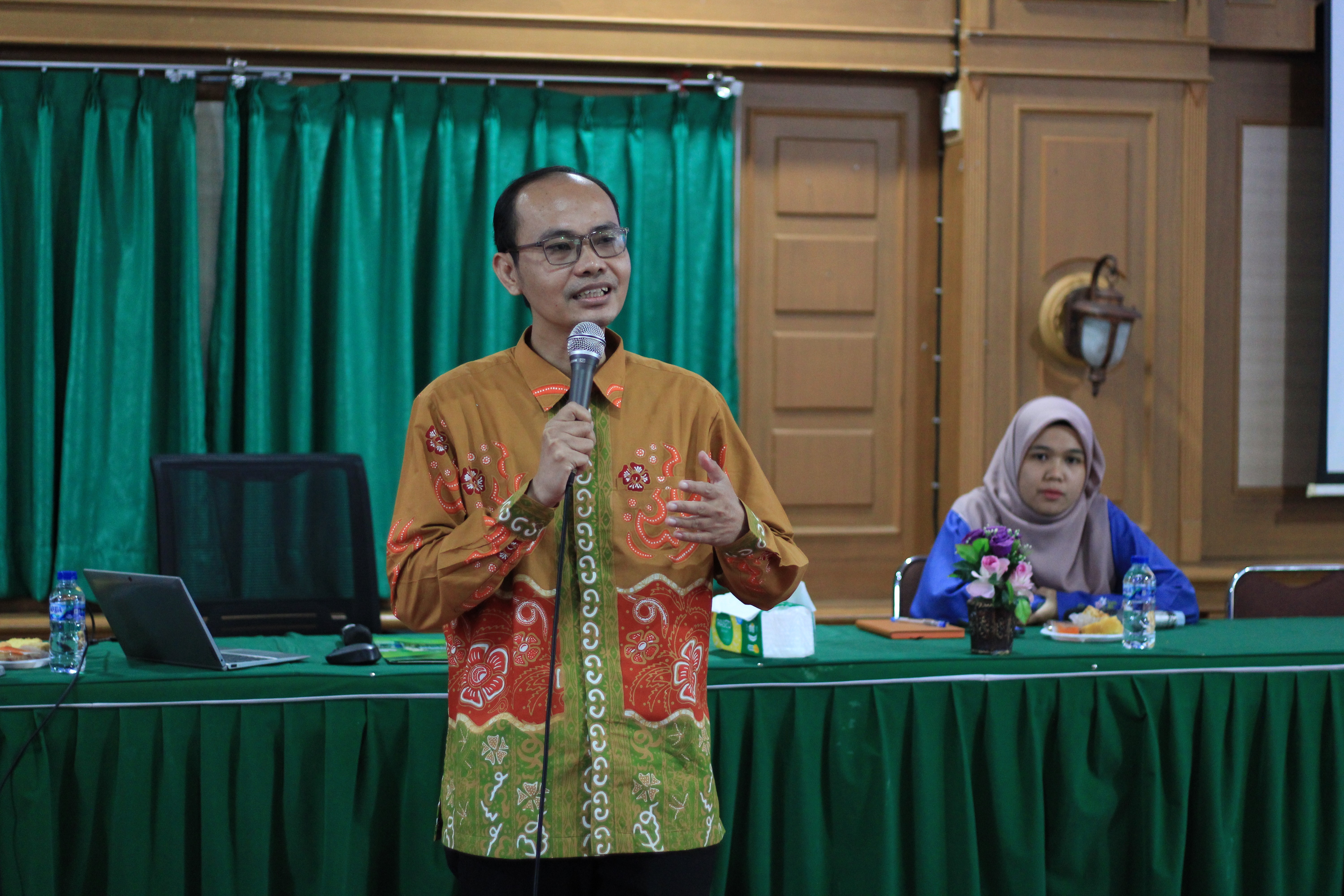 FIB Unand Gelar Ngopi “Ngobrol Pagi” untuk Penguatan Kesehatan Mental Dosen dan Tendik  