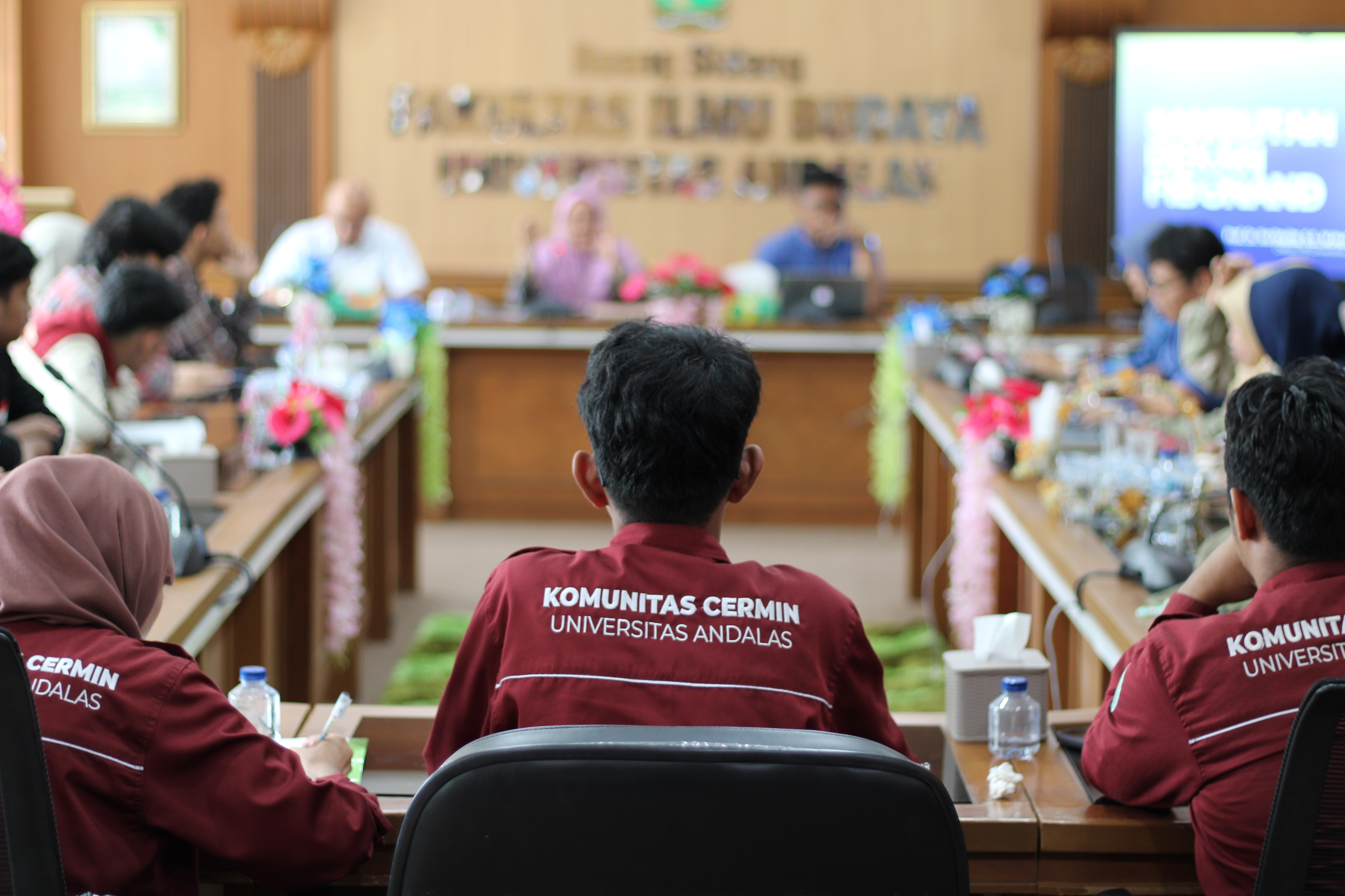 Pimpinan FIB Unand Gelar Pertemuan Bersama Ormawa untuk Evaluasi dan Penguatan Kebijakan  