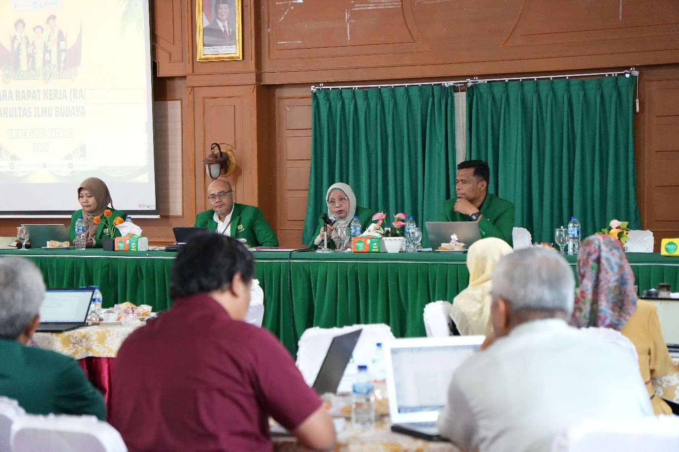 Rapat Kerja Tahunan FIB Unand Evaluasi Capaian dan Susun Rencana Kerja Satu Tahun ke Depan