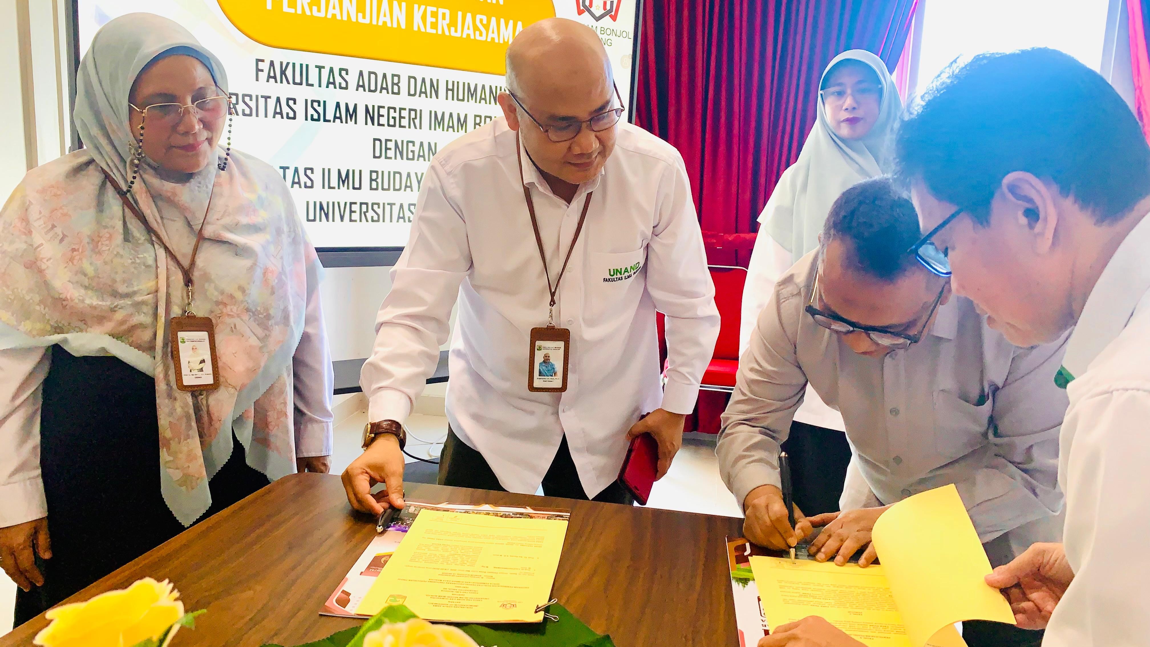 FIB Unand dan Fakultas Adab UIN Imam Bonjol Padang Teken PKS dan IA untuk Penguatan Program Magang 
