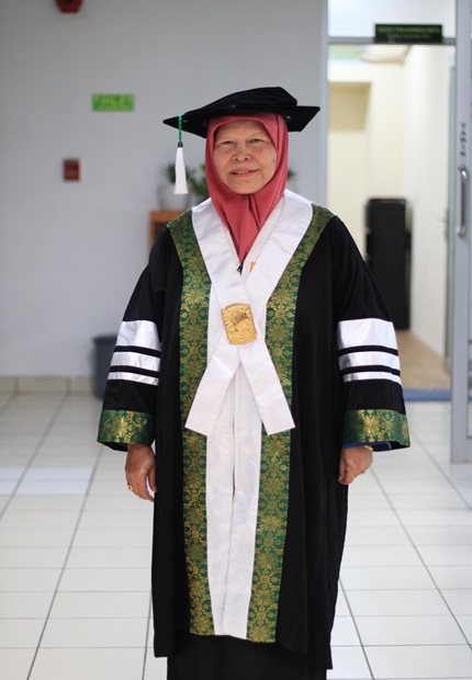 Prof. Dr. Nadra, M.S.